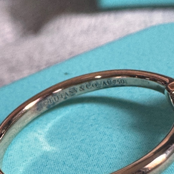 Tiffany & Co Retired and HTF Moonstone 18k RH Ring - Picture 12 of 17